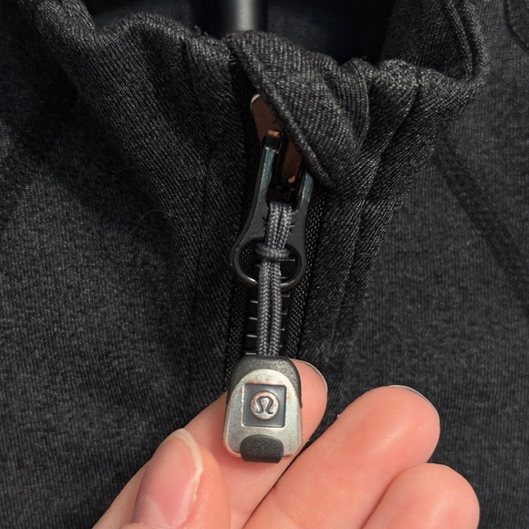Lululemon 2010’s Define Jacket in Charcoal Gray - Women’s 4 - Picture 4 of 7